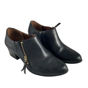 Black leather Naturalizer Ankle Boots